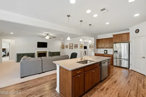 627 Lyrebird Avenue Wilmington NC 28412