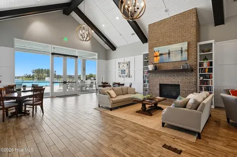 627 Lyrebird Avenue Wilmington NC 28412