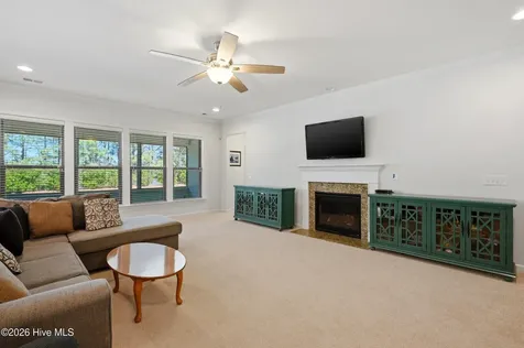 627 Lyrebird Avenue Wilmington NC 28412