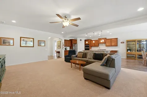 627 Lyrebird Avenue Wilmington NC 28412