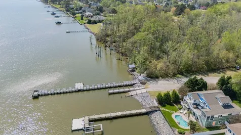 102 Falcons Cove Moyock NC 27958