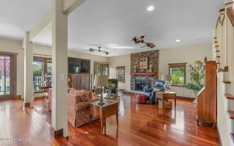 102 Falcons Cove Moyock NC 27958