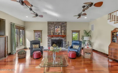 102 Falcons Cove Moyock NC 27958