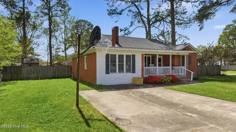 296 Sixth Street Ayden NC 28513