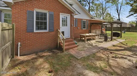 296 Sixth Street Ayden NC 28513