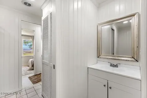 1922 Bella Coola Road Lake Waccamaw NC 28450