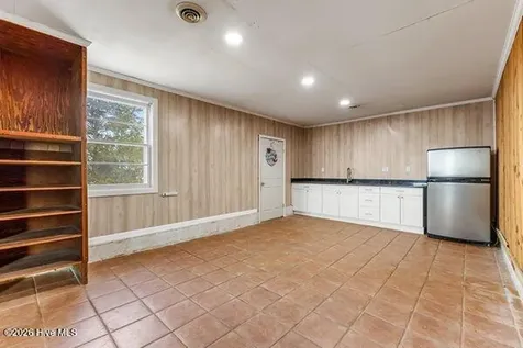 1922 Bella Coola Road Lake Waccamaw NC 28450