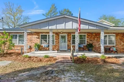 1922 Bella Coola Road Lake Waccamaw NC 28450