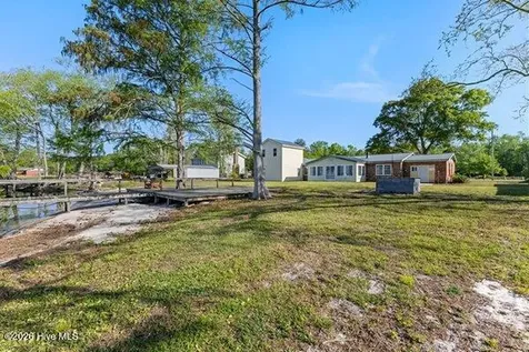 1922 Bella Coola Road Lake Waccamaw NC 28450