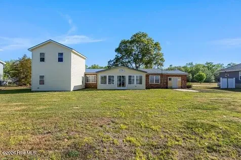 1922 Bella Coola Road Lake Waccamaw NC 28450