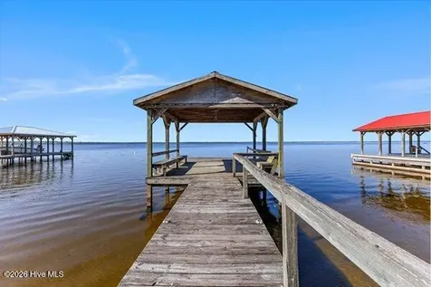 1922 Bella Coola Road Lake Waccamaw NC 28450