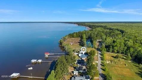 1922 Bella Coola Road Lake Waccamaw NC 28450