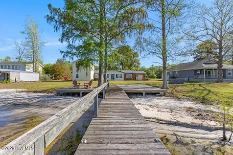 1922 Bella Coola Road Lake Waccamaw NC 28450