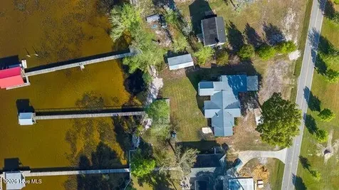 1922 Bella Coola Road Lake Waccamaw NC 28450