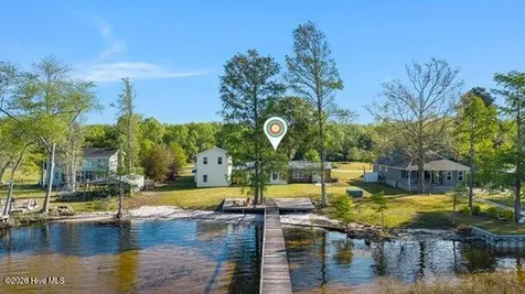 1922 Bella Coola Road Lake Waccamaw NC 28450