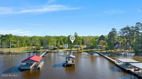 1922 Bella Coola Road Lake Waccamaw NC 28450
