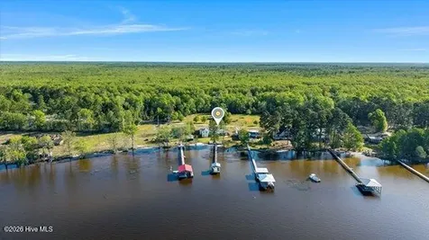 1922 Bella Coola Road Lake Waccamaw NC 28450