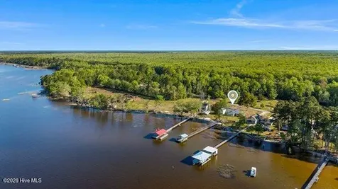 1922 Bella Coola Road Lake Waccamaw NC 28450