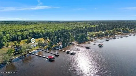 1922 Bella Coola Road Lake Waccamaw NC 28450