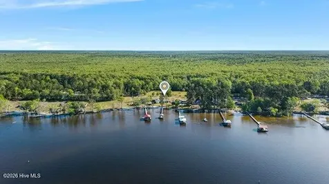 1922 Bella Coola Road Lake Waccamaw NC 28450
