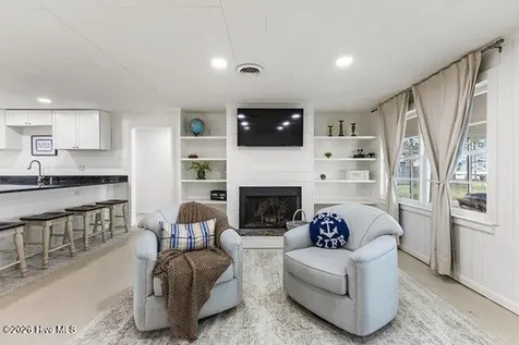 1922 Bella Coola Road Lake Waccamaw NC 28450
