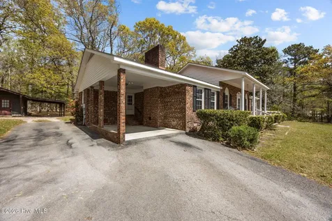 512 Raymond Drive Arapahoe NC 28510