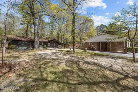 512 Raymond Drive Arapahoe NC 28510