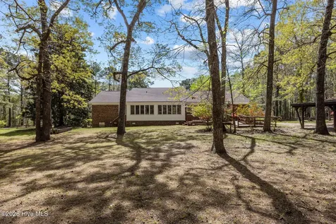 512 Raymond Drive Arapahoe NC 28510