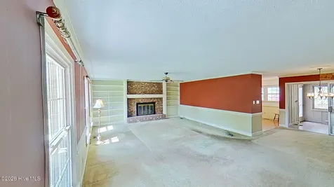 512 Raymond Drive Arapahoe NC 28510