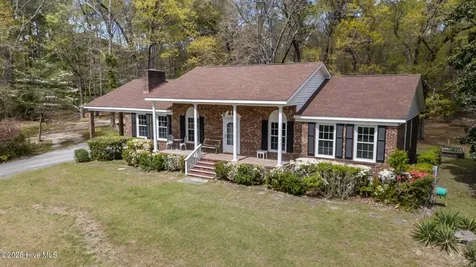 512 Raymond Drive Arapahoe NC 28510