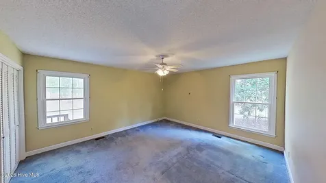 512 Raymond Drive Arapahoe NC 28510