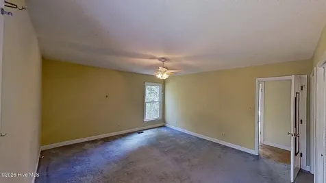 512 Raymond Drive Arapahoe NC 28510