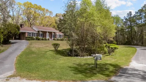 512 Raymond Drive Arapahoe NC 28510