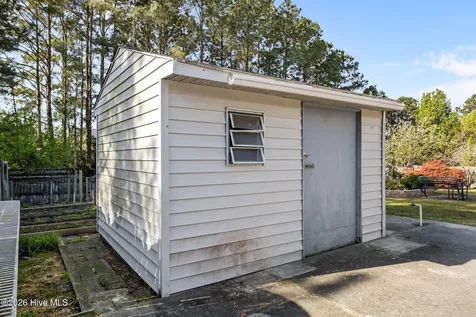 1017 N Commons Drive Jacksonville NC 28546