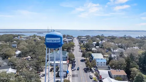 572 Pelican Cove Way SE Southport NC 28461
