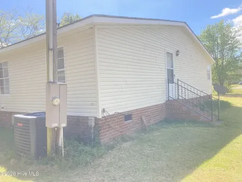 1586 Gum Swamp Church Road Greenville NC 27834
