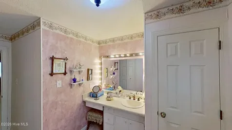 904 Hidden Drive New Bern NC 28562