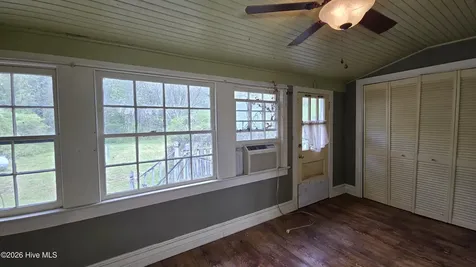 2083 Harvey Point Road Hertford NC 27944