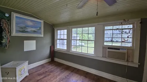 2083 Harvey Point Road Hertford NC 27944