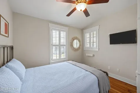 4 Back Cove Circle Oriental NC 28571