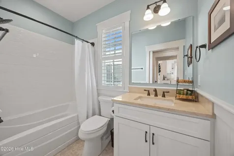 4 Back Cove Circle Oriental NC 28571