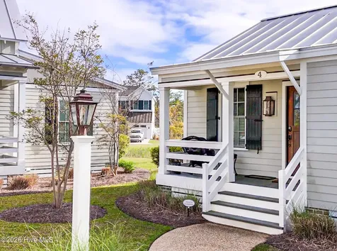 4 Back Cove Circle Oriental NC 28571