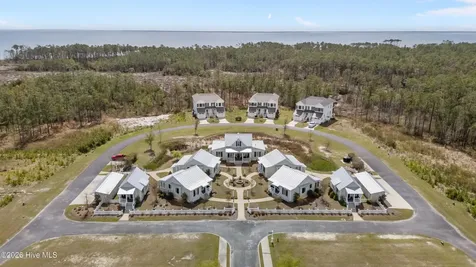 4 Back Cove Circle Oriental NC 28571