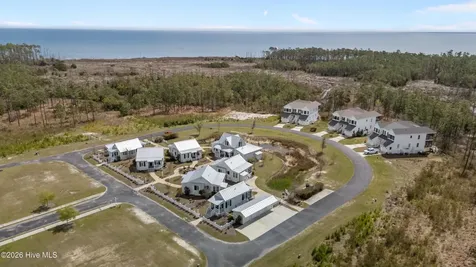 4 Back Cove Circle Oriental NC 28571