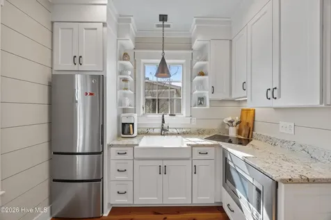 4 Back Cove Circle Oriental NC 28571