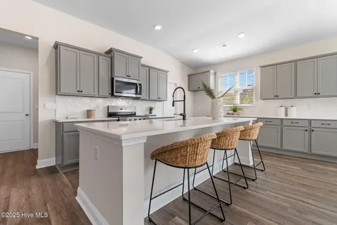 2122 Marietta Circle Ash NC 28420