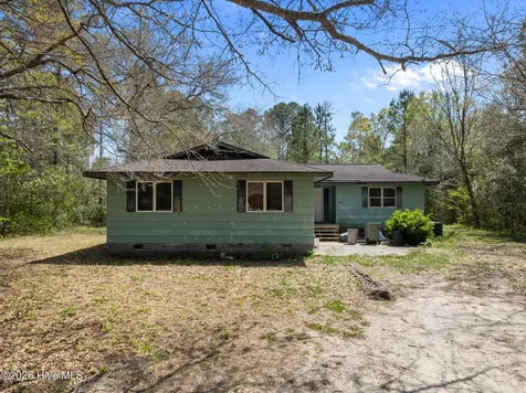 390 Old Winberry Road Newport NC 28570