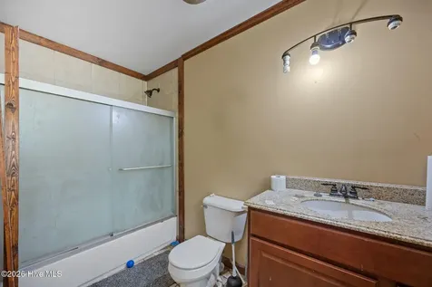 390 Old Winberry Road Newport NC 28570
