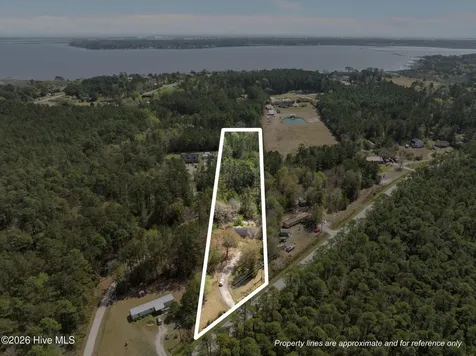 390 Old Winberry Road Newport NC 28570