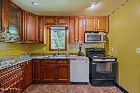 390 Old Winberry Road Newport NC 28570